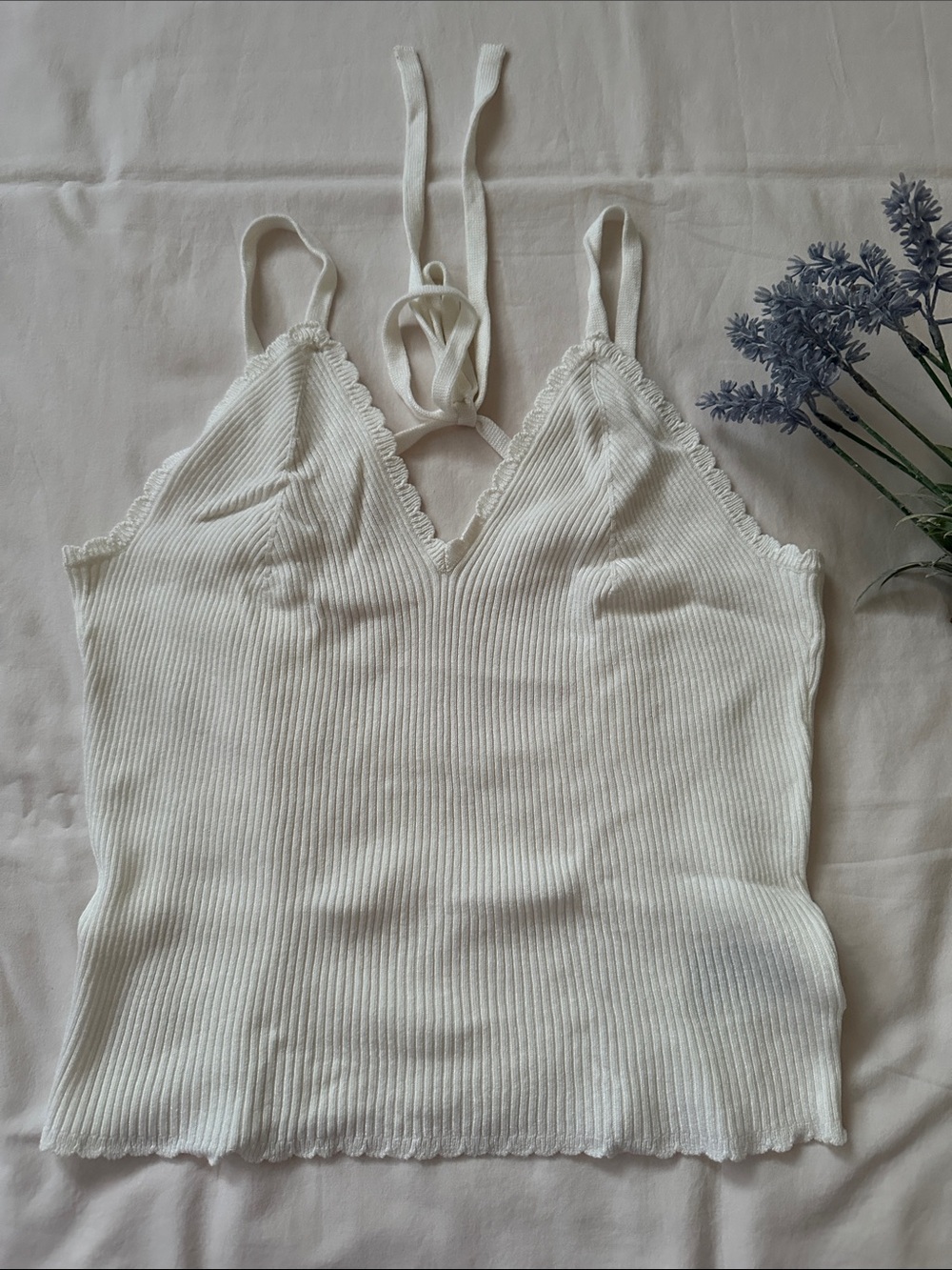 H&M White Ribbed Scalloped Trim Tank Top